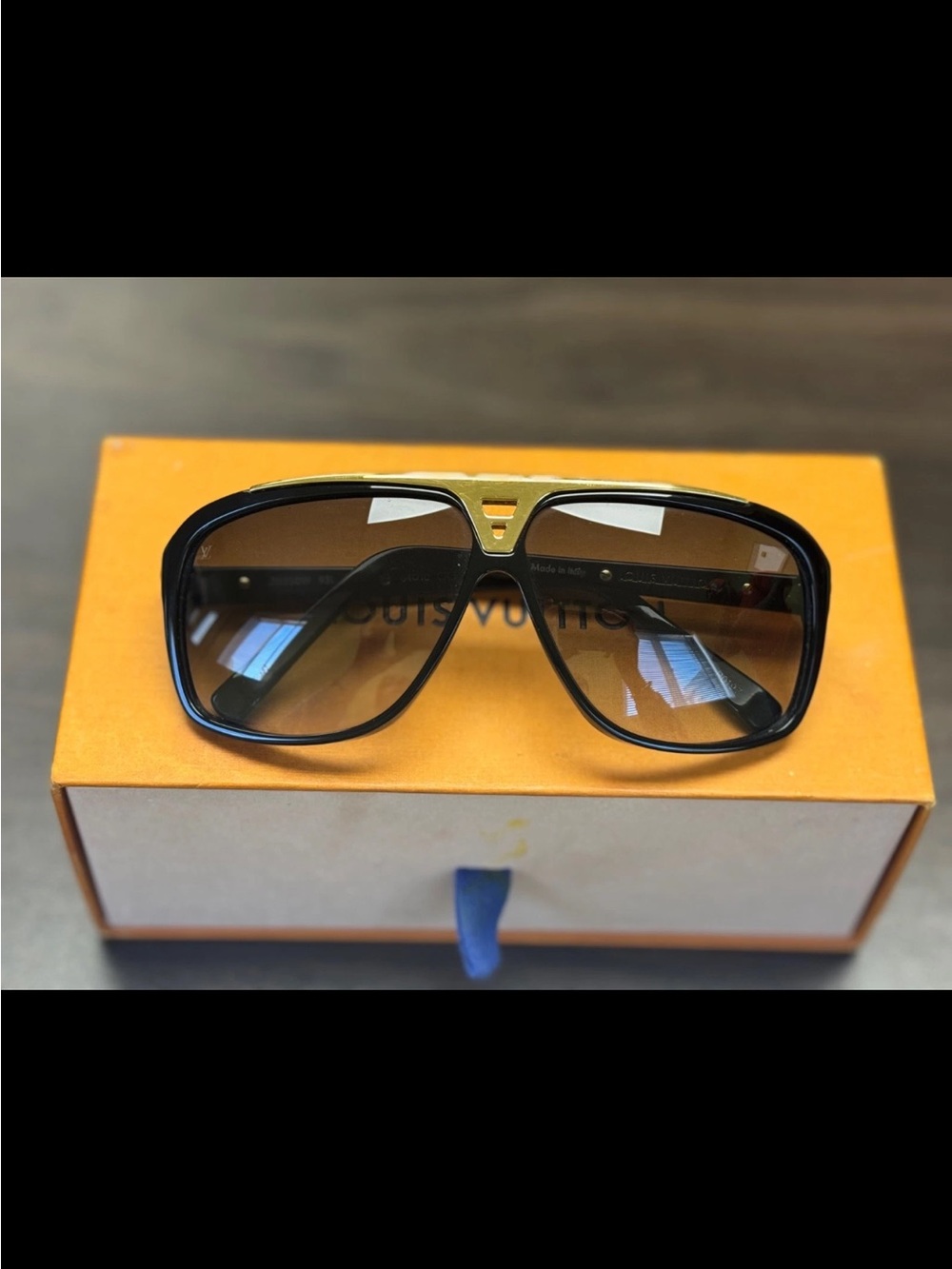 Louis Vuitton Black and Gold Men’s Aviator Glasses - Picture 2 of 4